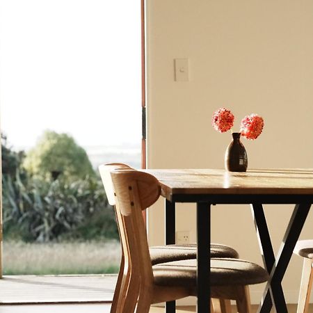 A Cabin With A Big View, Comfort And Tranquility, Close To Vines Martinborough Luaran gambar