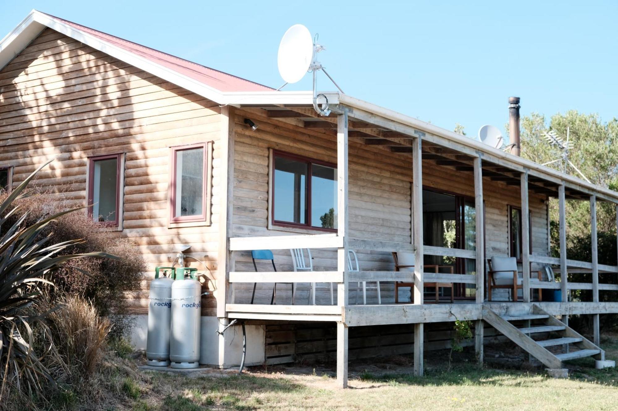 A Cabin With A Big View, Comfort And Tranquility, Close To Vines Martinborough Luaran gambar